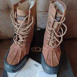 NWB, UGG ELIASSON, SIZE 8.5
